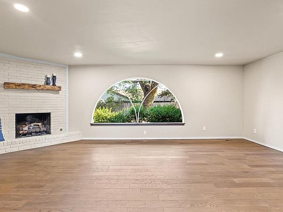 5th image of 818 SW 26th Pl