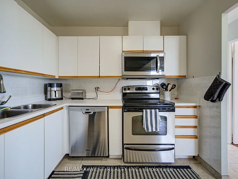 3559 Eglinton Ave W #1309 — Photo 19