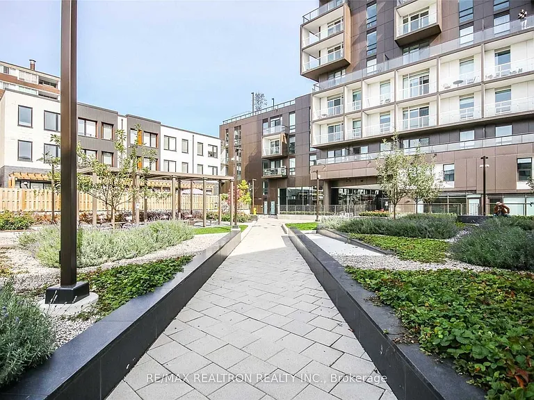 80 Vanauley St #Townhouse 121 — Photo 4