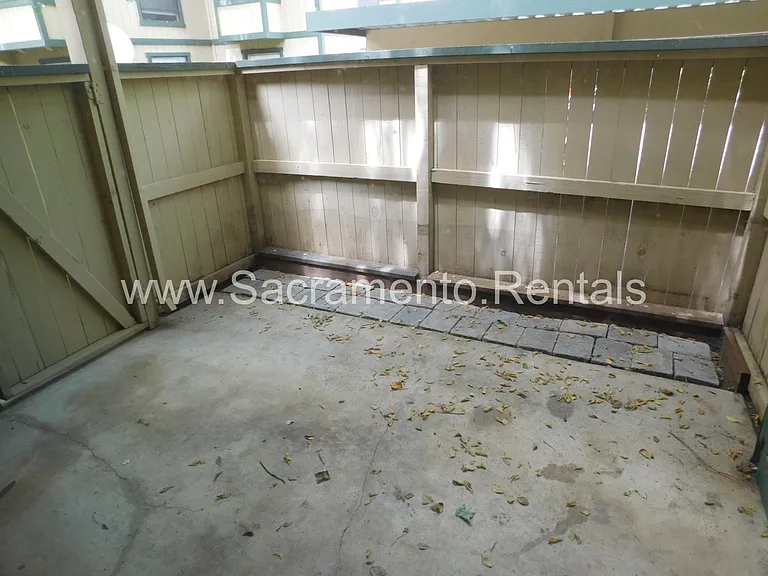 550 Del Verde Cir #5 — Photo 14