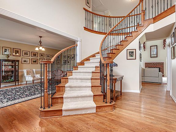 3rd image of 6081 Westminster Ln
