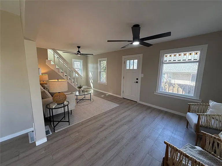 1603 Hudson Rd — Photo 10