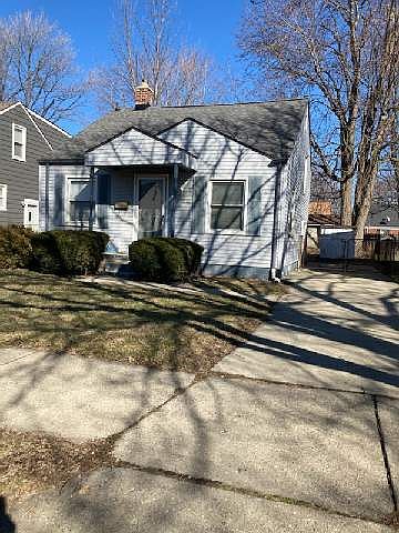 1st image of 27710 Larchmont St