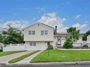 48 W Bolton Ave, Absecon, NJ 08201