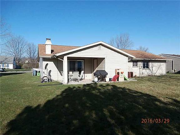 3rd image of 1691 Woodhurst Dr
