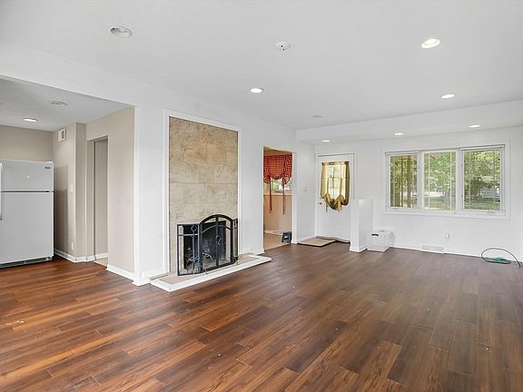 5th image of 9125 Imperial Dr