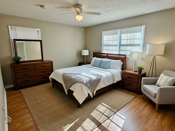 5th image of 1824 Poinsetta Dr