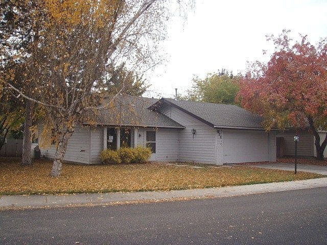 2nd image of 571 E Ranch Dr
