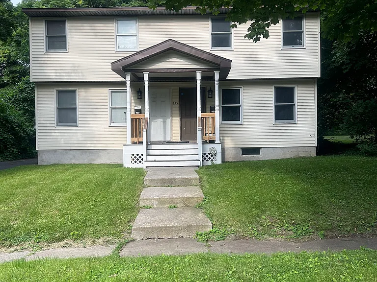 155 Hubbell Ave — Photo 1