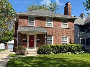 950 Harcourt Rd, Grosse Pointe, MI 48230