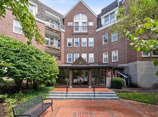 97 Anderer Ln APT 207, West Roxbury, MA 02132