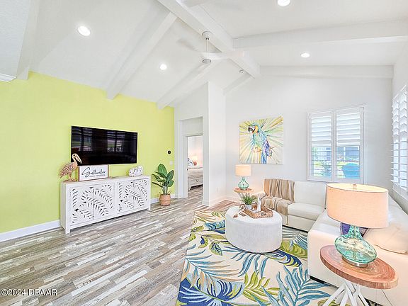 3rd image of 300 Parrot Ln