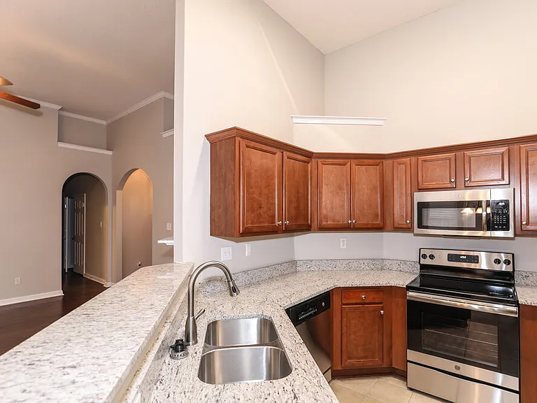 9921 Greenalder Cv N — Photo 5