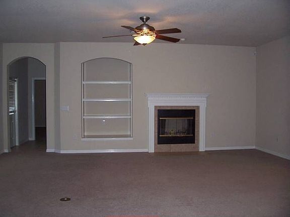Family Room w/ fireplace