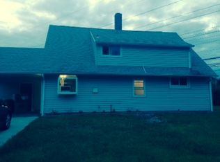 247 Indian Creek Dr, Levittown, PA 19057