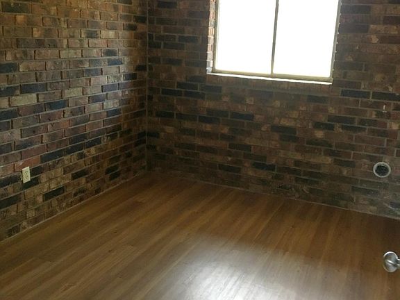 4th image of 915 E F St