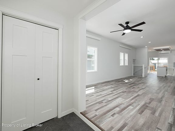 4th image of 114 E Broadway St