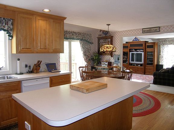 Center island kitchen