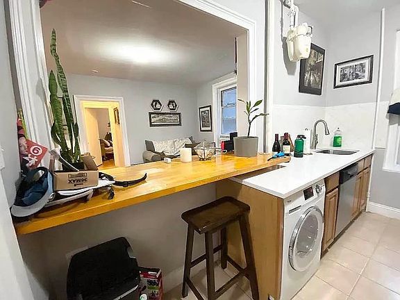 2nd image of 560 W 192nd St #1K
