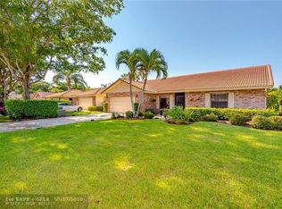 7126 NW 44th St, Coral Springs, FL 33065