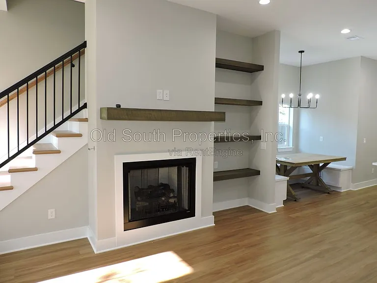 706 N F St #B — Photo 3