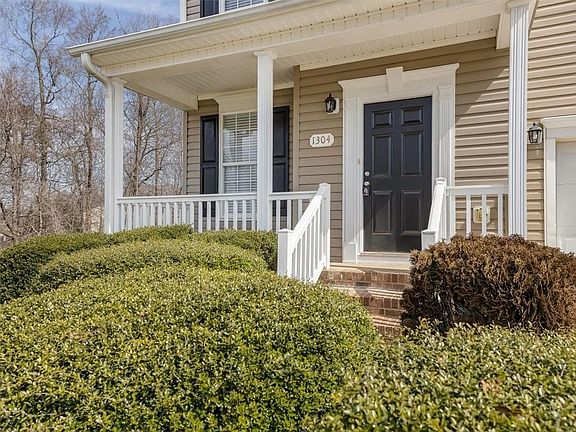 3rd image of 1304 Montreux Ct