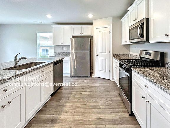 4th image of 2319 Alberto Dr