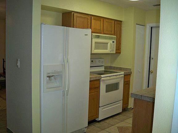 5th image of 962 N Lakeview Dr