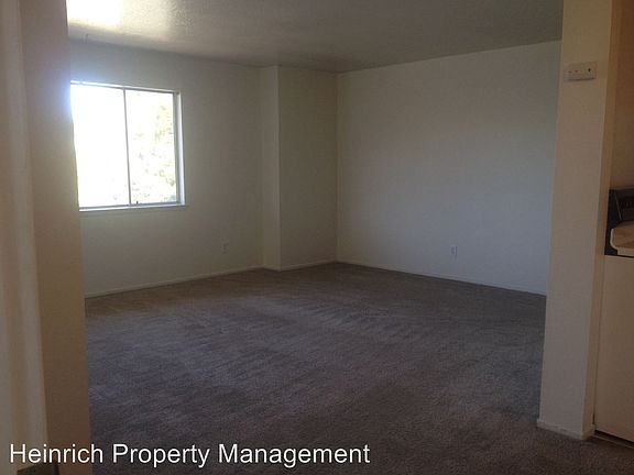 3rd image of 5820 Newman Ct APT 17