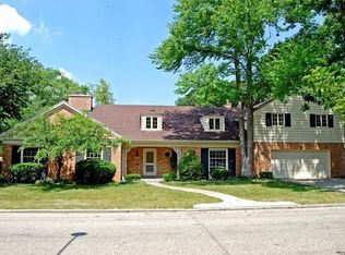 1040 N Perry Ct, Wauwatosa, WI 53213