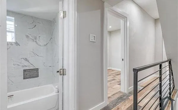 2021 W Oxford St — Photo 20