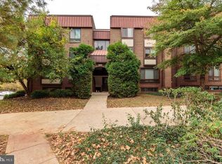 126 Roberts Ln APT 100, Alexandria, VA 22314