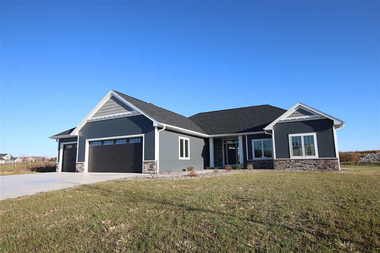 W7059 Ridgeline Trl, Greenville, WI 54942 | Zillow