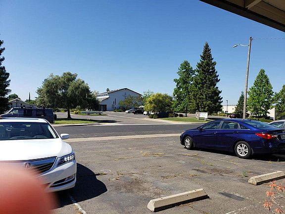 3rd image of 323 Montrose Dr