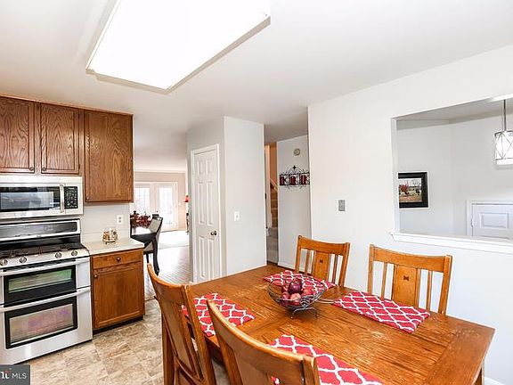 3rd image of 5135 Winding Woods Dr