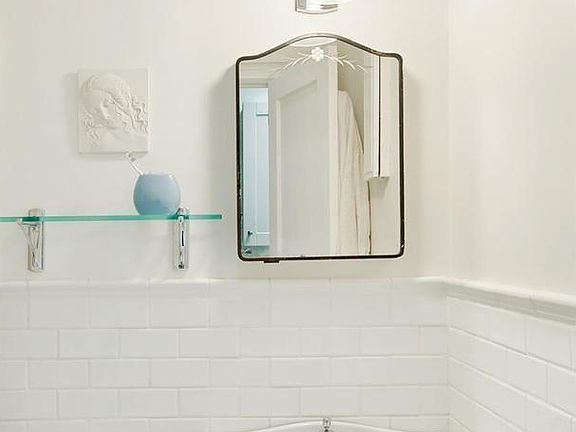 4th image of 28 W 87th St APT 4B