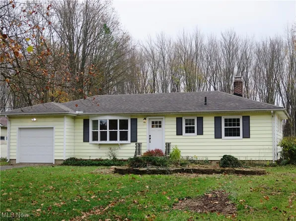 39585 Calann Dr, Elyria, OH 44035