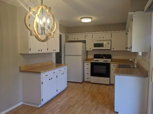 303 SW 24th St, Blue Springs, MO 64015