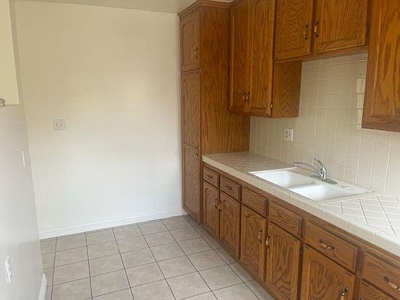 4th image of 6583 Suva St
