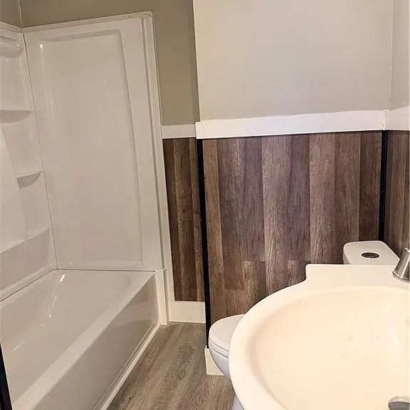 10613 Nelson Ave — Photo 10