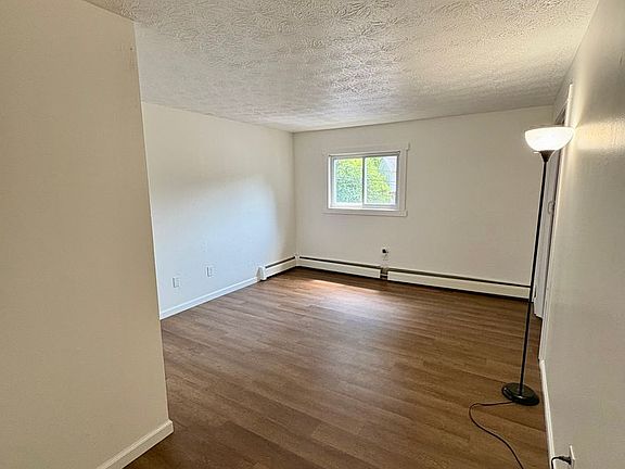5th image of 103 Woodland Dr #D