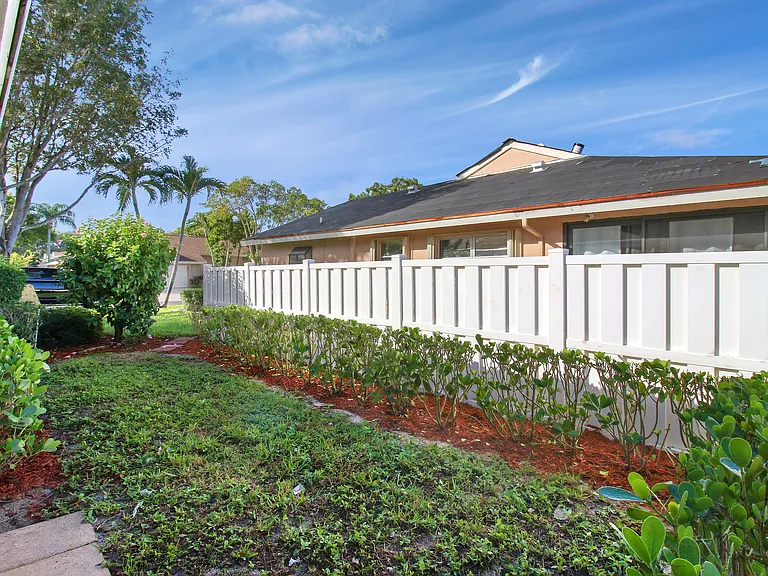 8055 Sweetbriar Way — Photo 19