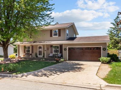 1147 Green Acres Ln, Neenah, WI, 54956