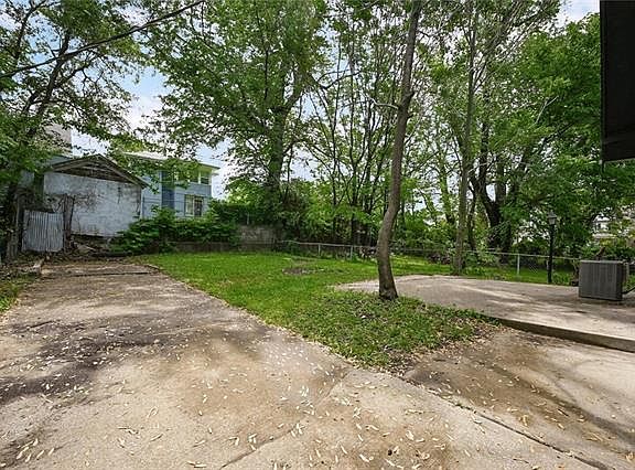 4th image of 3439 Montgall Ave
