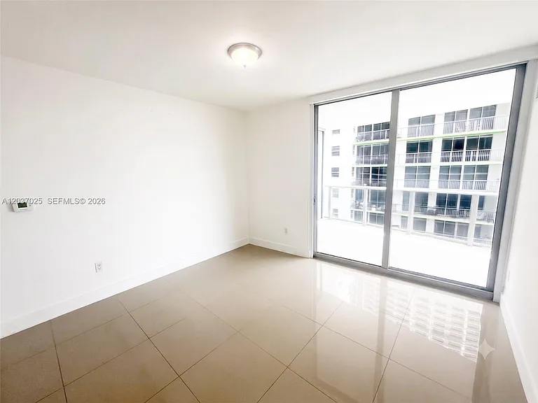 488 NE 18th St #3102 — Photo 7