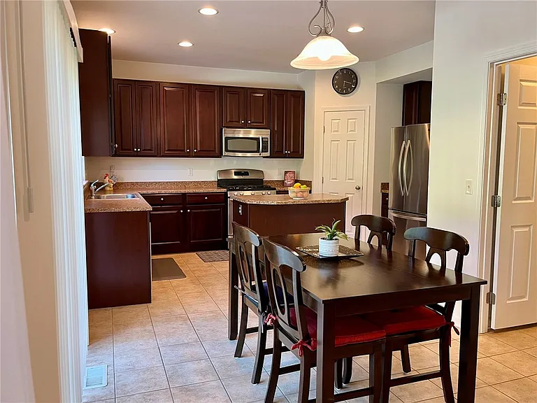 69 Coneflower Dr — Photo 9