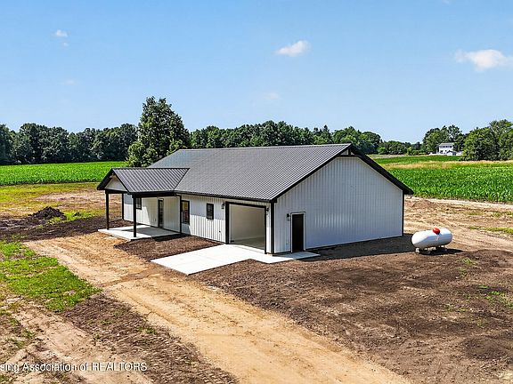 2nd image of 5098 Cooper Rd