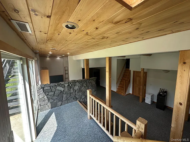 109 Brush Hill Rd — Photo 14