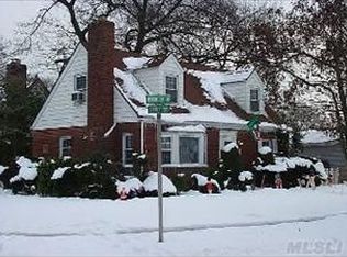 50 Kensington Ave, Merrick, NY 11566