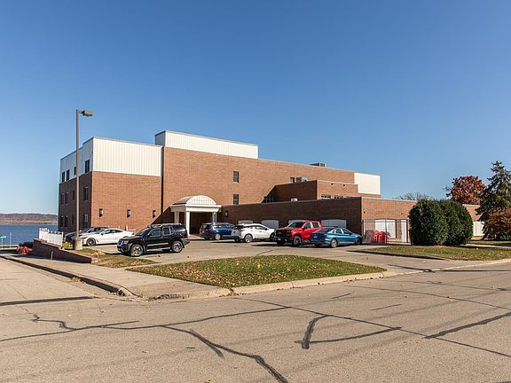 5th image of 900 S Lakeshore Dr Unit 405